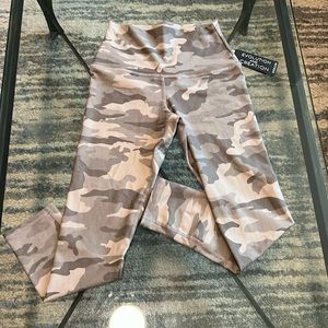Evolution and creation, yoga pants, tanned, camo Size small New with tags